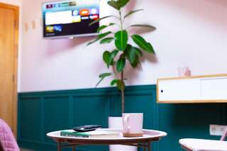 Апартаменты Roof Rooms Ивано-Франковск Апартаменты с кроватью размера «king-size» и общей ванной комнатой-10