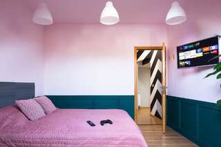 Апартаменты Roof Rooms Ивано-Франковск Апартаменты с кроватью размера «king-size» и общей ванной комнатой-13