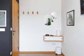 Апартаменты Roof Rooms Ивано-Франковск Апартаменты с кроватью размера «king-size» и общей ванной комнатой-12